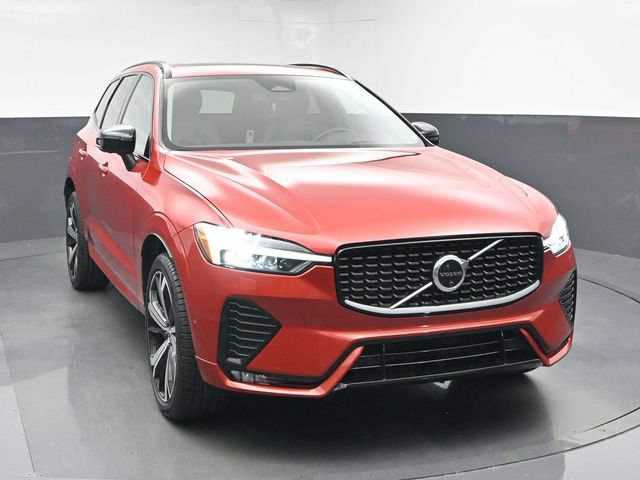 Used 2023 Volvo XC60 B5 Ultimate w/ Climate Package FWD image 2