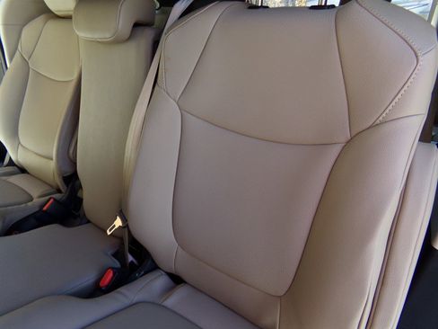 Used 2024 Toyota Sienna XLE image 65