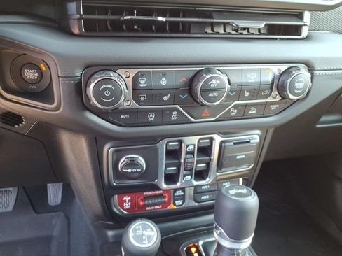 New 2026 Jeep Wrangler Unlimited Rubicon AWD/4WD image 11