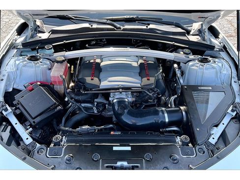 Used 2020 Chevrolet Camaro SS RWD image 48