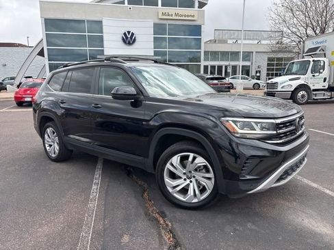 Certified 2023 Volkswagen Atlas SE w/ Panoramic Sunroof Package AWD/4WD image 1