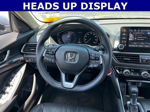 Used 2018 Honda Accord Touring image 14