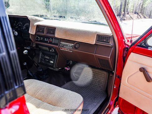 Used 1986 Toyota Pickup 4x4 Regular Cab Turbo image 39