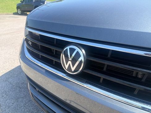 Used 2023 Volkswagen Tiguan SE R-Line FWD image 11