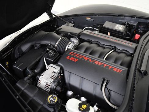 Used 2011 Chevrolet Corvette Coupe w/ 1LT image 30