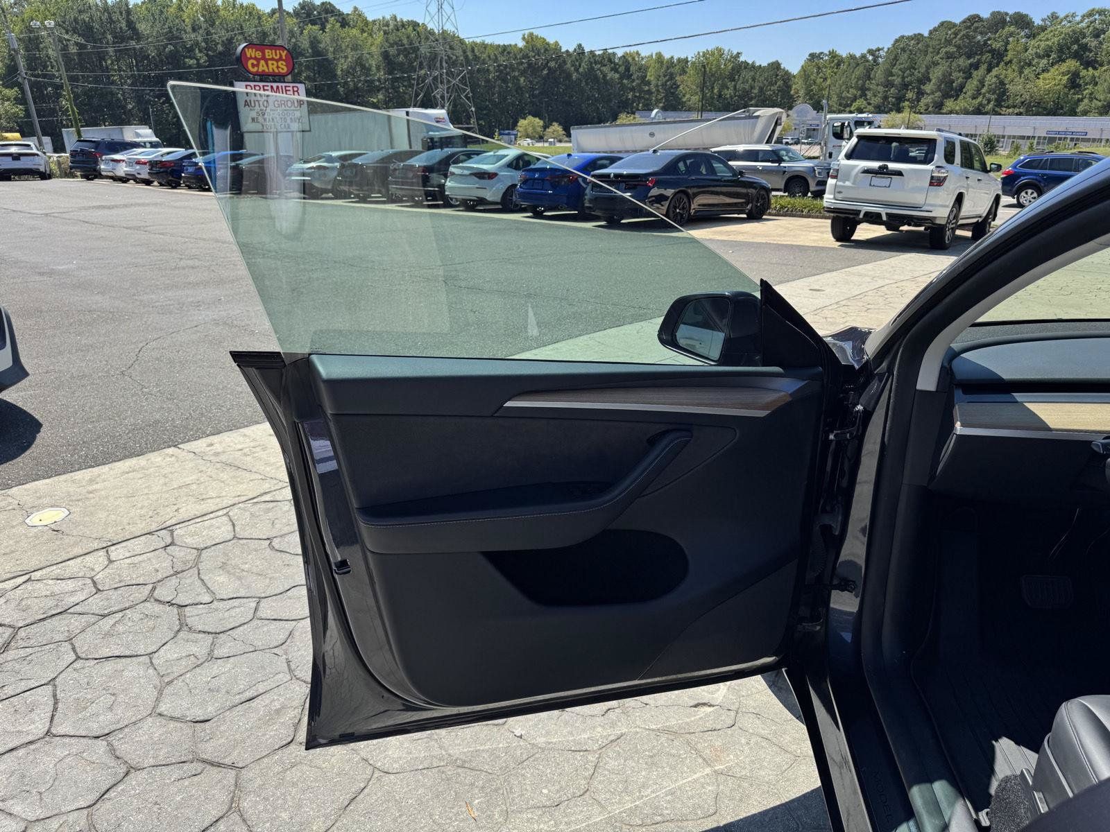 Used 2024 Tesla Model Y Long Range AWD/4WD image 6