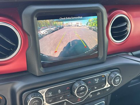 Certified 2022 Jeep Wrangler Unlimited Rubicon w/ Steel Bumper Group AWD/4WD image 33