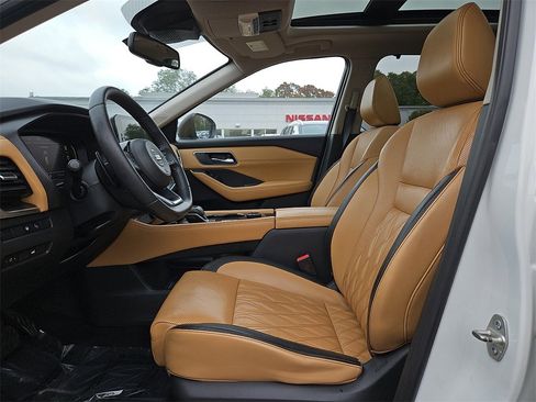 Certified 2021 Nissan Rogue Platinum image 13