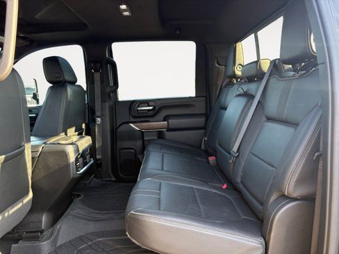 Used 2023 Chevrolet Silverado 2500 High Country w/ Z71 Off-Road Package image 8