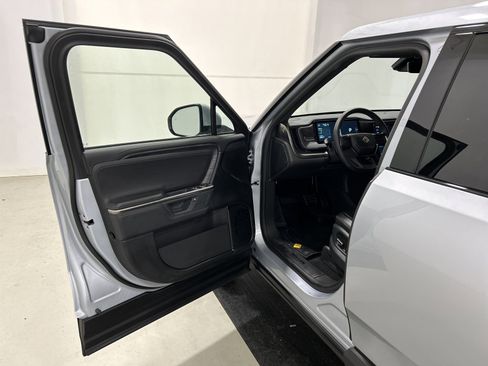 Used 2025 Rivian R1T Adventure image 16