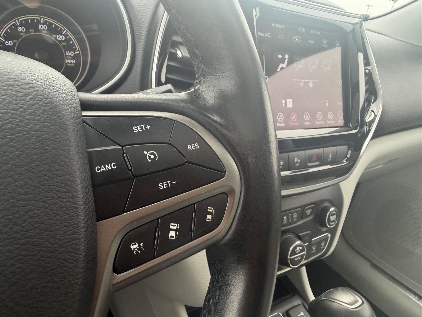 Used 2021 Jeep Cherokee Limited AWD/4WD image 27