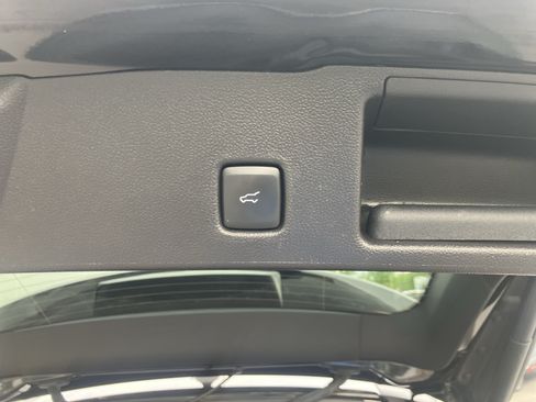 Certified 2025 Ford Escape Platinum AWD/4WD image 13