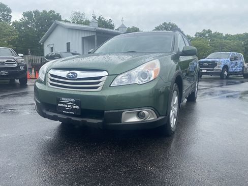Used 2011 Subaru Outback 2.5i Premium image 1