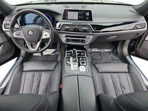 Used 2022 BMW ALPINA B7 xDrive w/ Luxury Rear Seating Package image 9