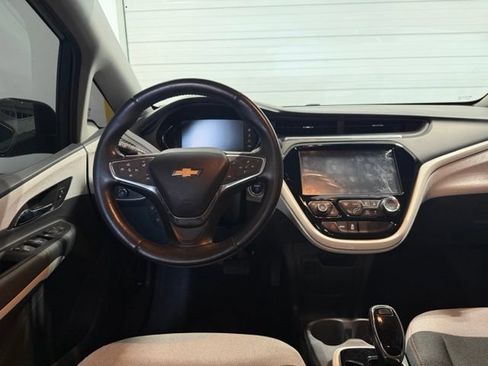 Used 2020 Chevrolet Bolt LT FWD image 27