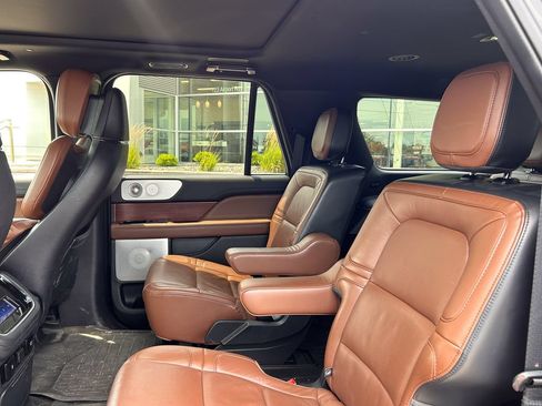 Used 2022 Lincoln Navigator L Reserve AWD/4WD image 13