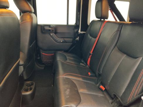 Used 2017 Jeep Wrangler Unlimited Rubicon AWD/4WD image 18