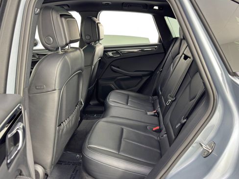Used 2023 Porsche Macan image 39