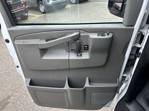 Used 2023 GMC Savana 2500 w/ Driver Convenience Package image 20