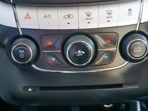 Used 2018 Dodge Journey SXT w/ Connectivity Group AWD/4WD image 13