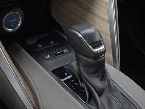 Used 2021 Toyota Venza Limited w/ Advanced Technology Package image 23