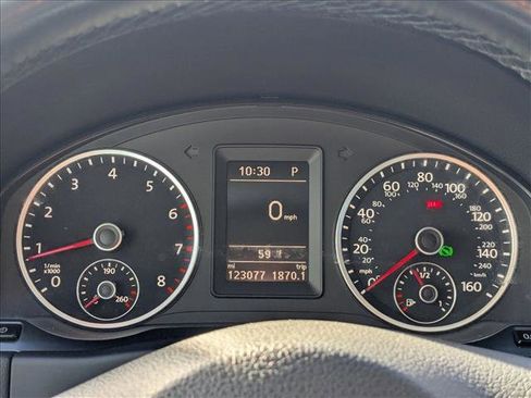 Used 2016 Volkswagen Tiguan S image 11