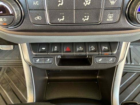 Used 2021 Chevrolet Colorado Z71 AWD/4WD image 27