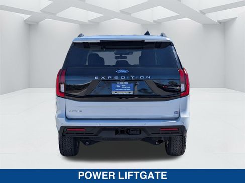 Used 2025 Ford Expedition Active image 5