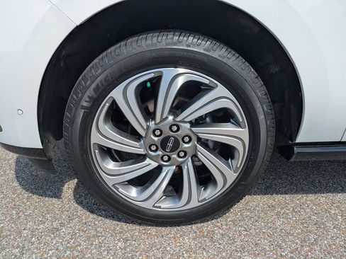Certified 2023 Lincoln Navigator L Reserve AWD/4WD image 12