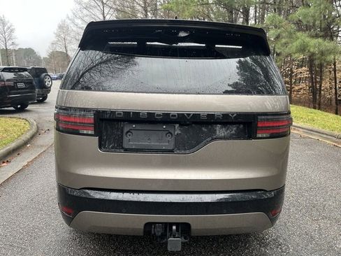 Certified 2025 Land Rover Discovery Dynamic SE image 8