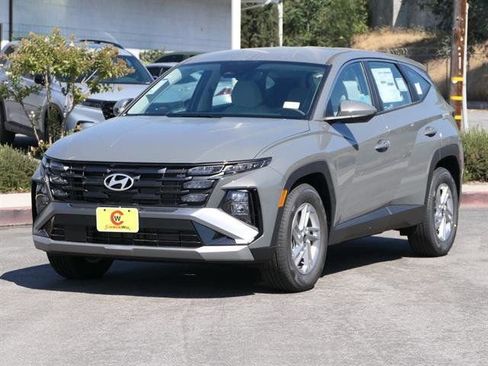 New 2025 Hyundai Tucson SE image 7