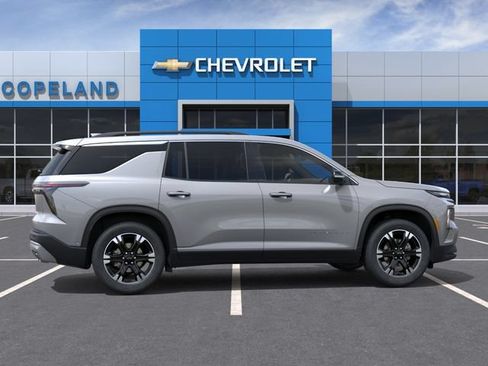 New 2027 Chevrolet Traverse LT w/ Sun and Wheel Package AWD/4WD image 5