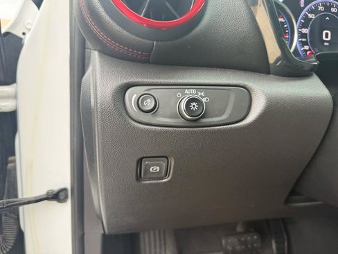 Used 2019 Chevrolet Blazer RS FWD image 32