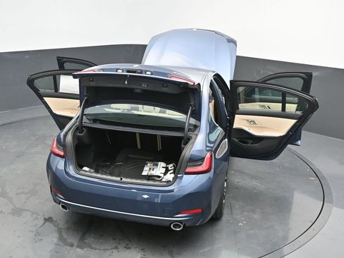 Certified 2025 BMW 330i Sedan w/ Premium Package image 50