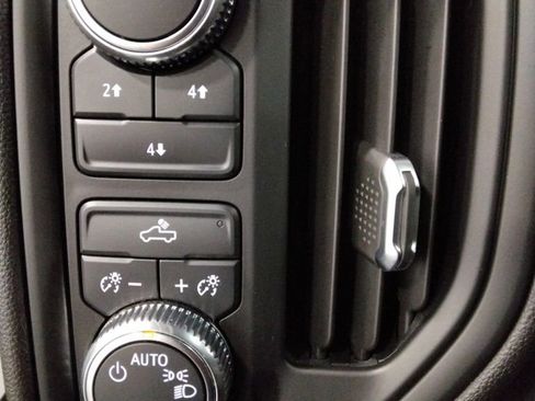 Used 2024 GMC Sierra 3500 Pro image 15