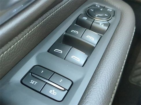 Used 2024 GMC Yukon Denali w/ Advanced Technology Package image 24