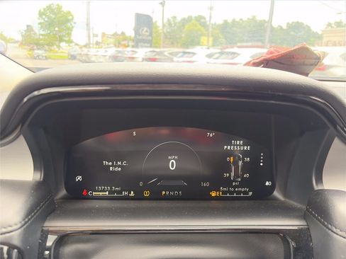 Used 2023 Lincoln Nautilus Reserve AWD/4WD image 9