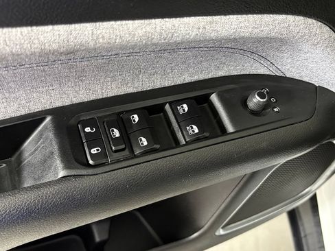 Used 2024 Jeep Compass Latitude AWD/4WD image 15