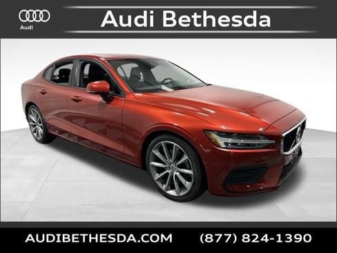 Used 2019 Volvo S60 T5 Momentum w/ Premium Package FWD image 1