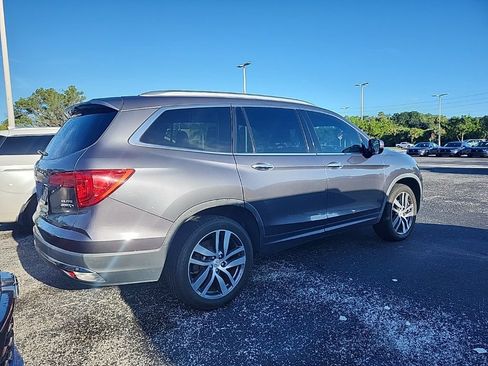 Used 2017 Honda Pilot Elite image 2