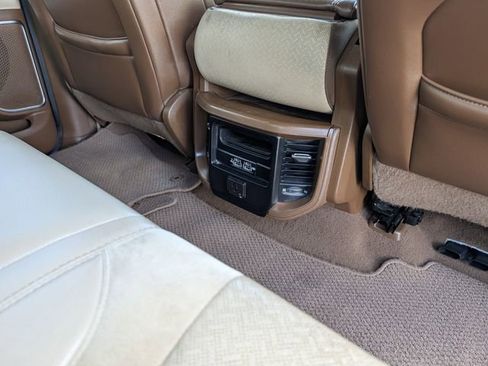 Used 2019 RAM 1500 Laramie AWD/4WD image 29