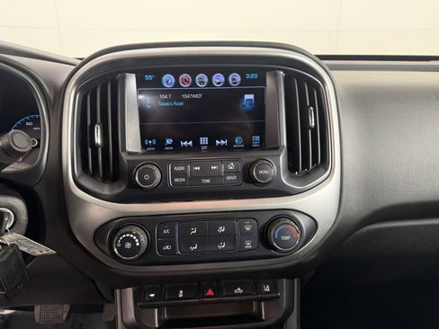 Used 2018 Chevrolet Colorado LT w/ LT Convenience Package image 18