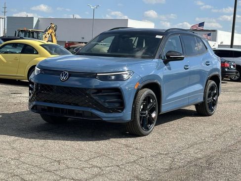 New 2026 Volkswagen Tiguan SE R-Line AWD/4WD image 1