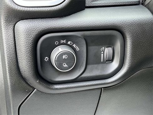 Used 2024 RAM 3500 Big Horn image 33