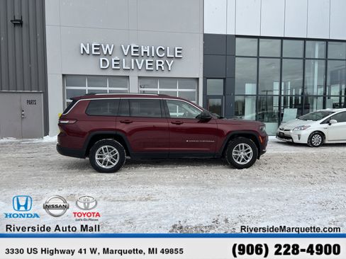 Used 2023 Jeep Grand Cherokee L Laredo image 10