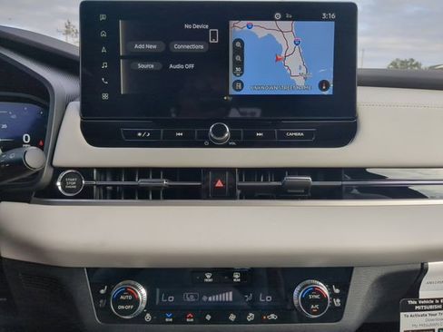 New 2025 Mitsubishi Outlander SEL image 25