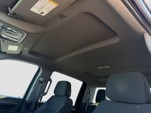 Used 2024 Chevrolet Silverado 2500 LT AWD/4WD image 33