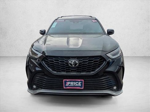 Used 2021 Toyota Highlander XSE image 2