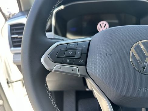 New 2026 Volkswagen Taos SE image 17