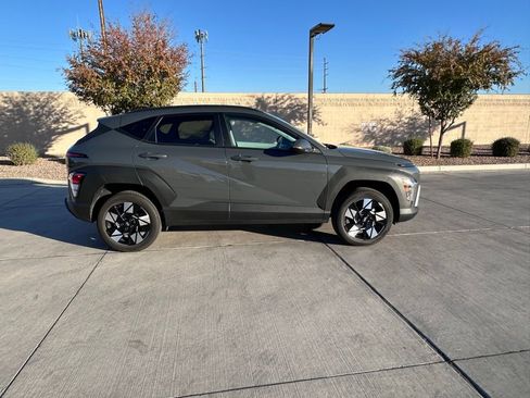 Used 2025 Hyundai Kona SEL image 3
